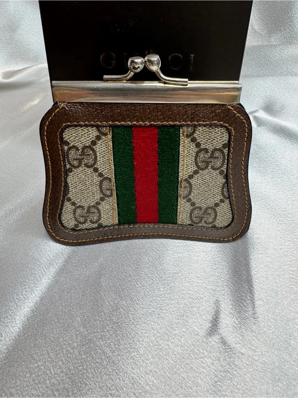 Vintage Gucci Sherry Line GG Supreme Kiss-Lock Coin Purse with Gucci Box - Picture 4 of 16